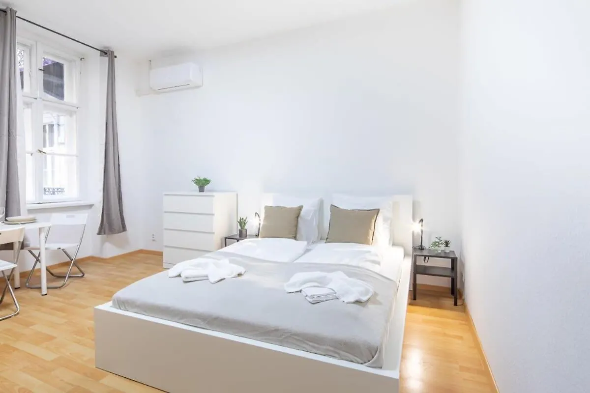 Very Central Convenient Flat location