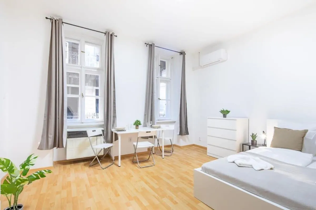 Very Central Convenient Flat Budapest